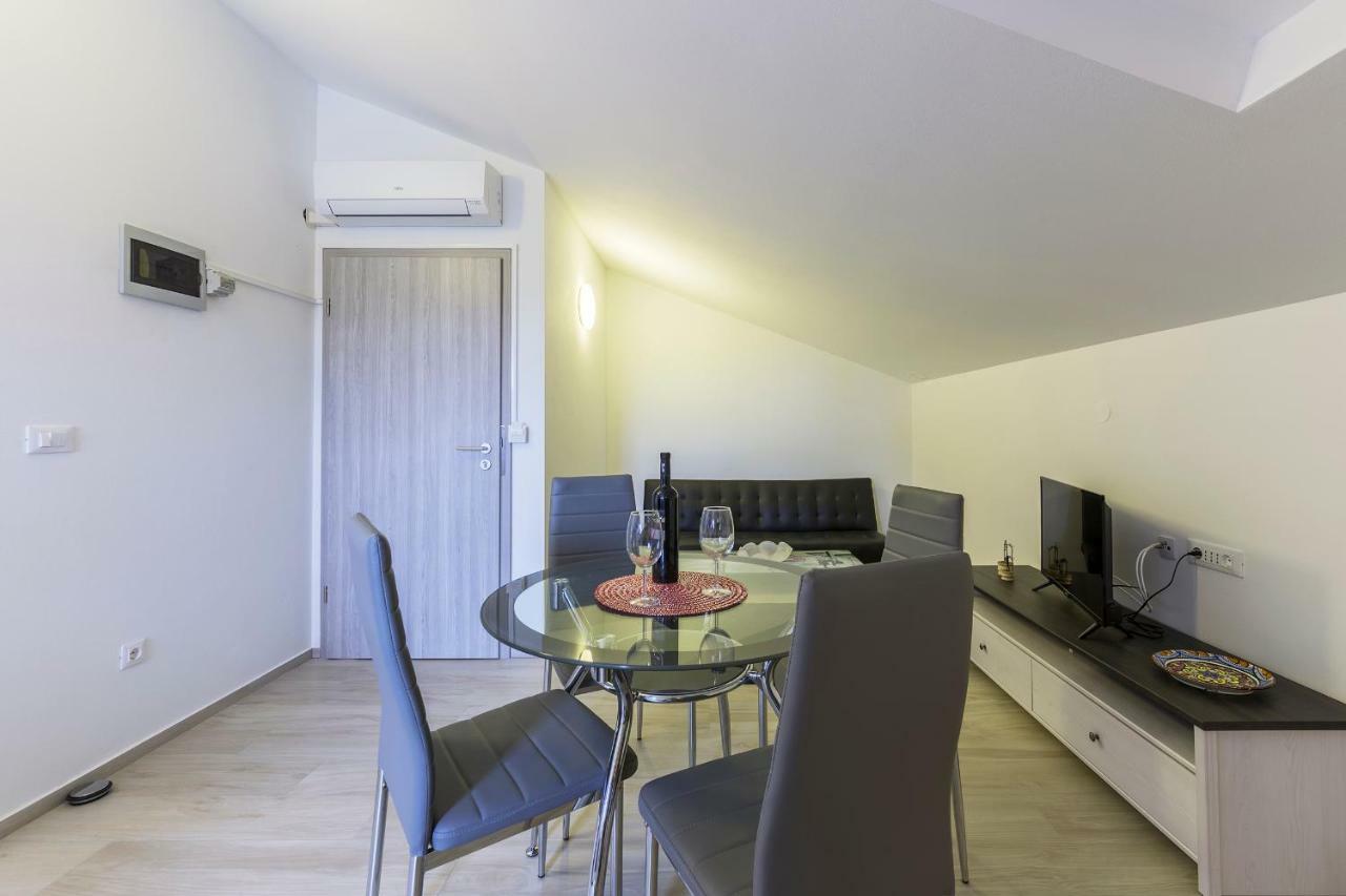 Apartmani Suzi Pula Exterior photo
