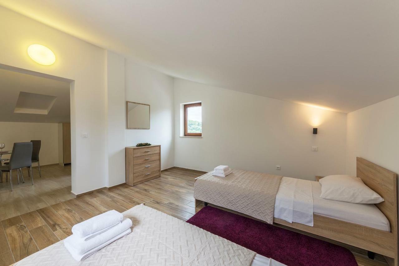 Apartmani Suzi Pula Exterior photo