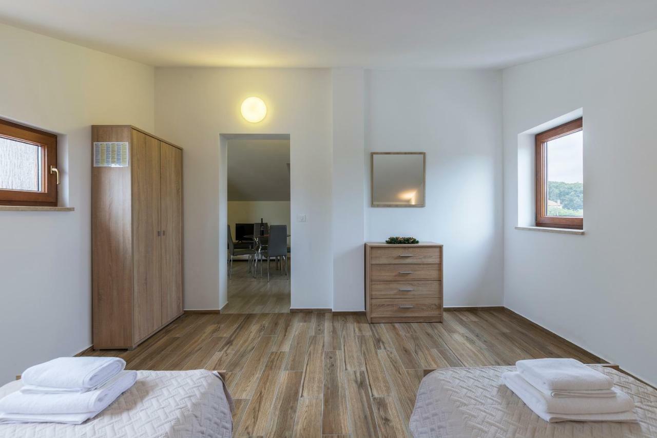 Apartmani Suzi Pula Exterior photo