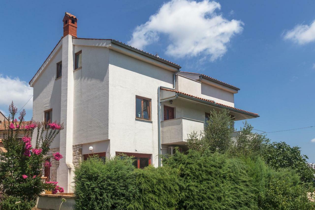 Apartmani Suzi Pula Exterior photo