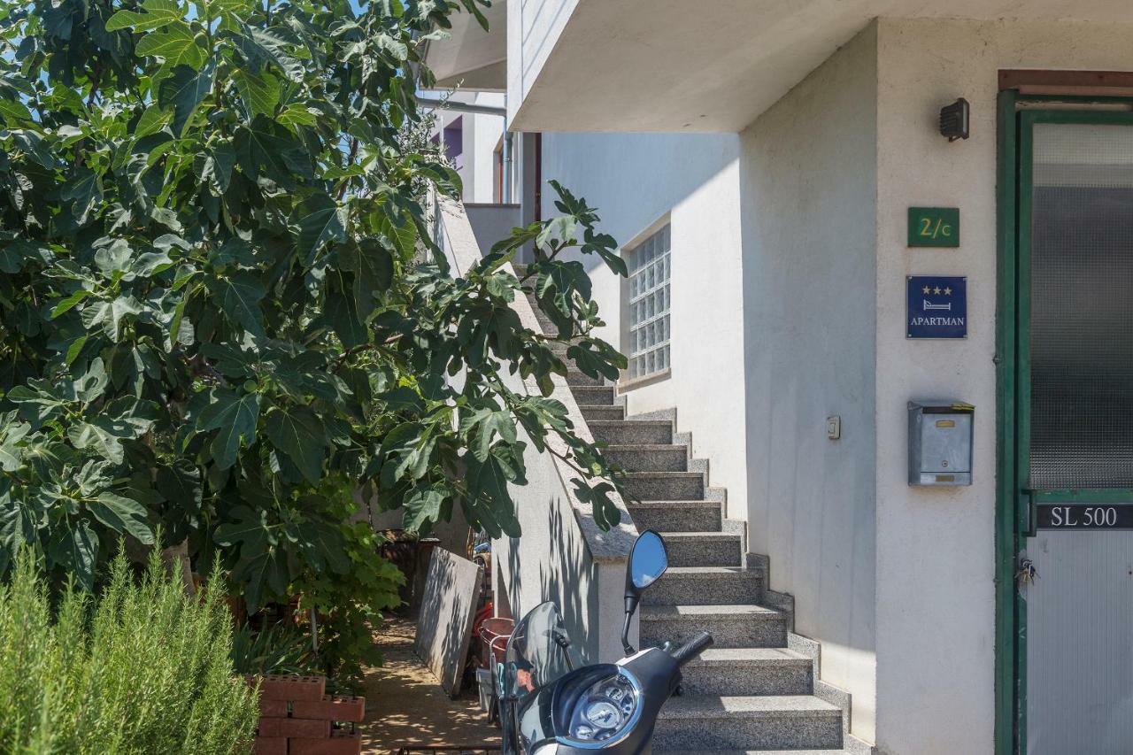 Apartmani Suzi Pula Exterior photo